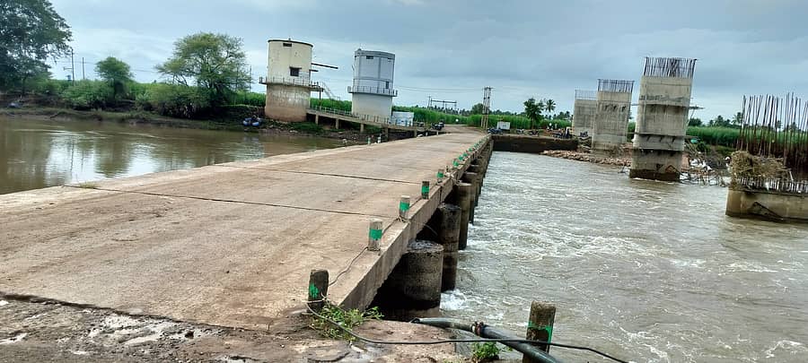 ಮಹಾಲಿಂಗಪುರ ಸಮೀಪದ ಢವಳೇಶ್ವರ ಸೇತುವೆ ಸಂಚಾರಕ್ಕೆ ಮುಕ್ತಗೊಂಡಿದೆ