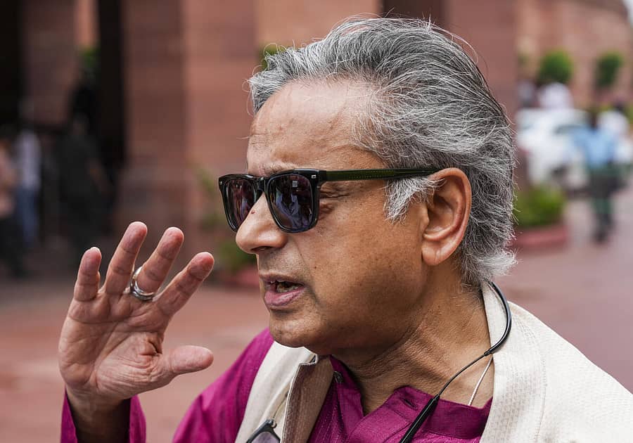 <div class="paragraphs"><p>ಶಶಿ ತರೂರ್</p></div>