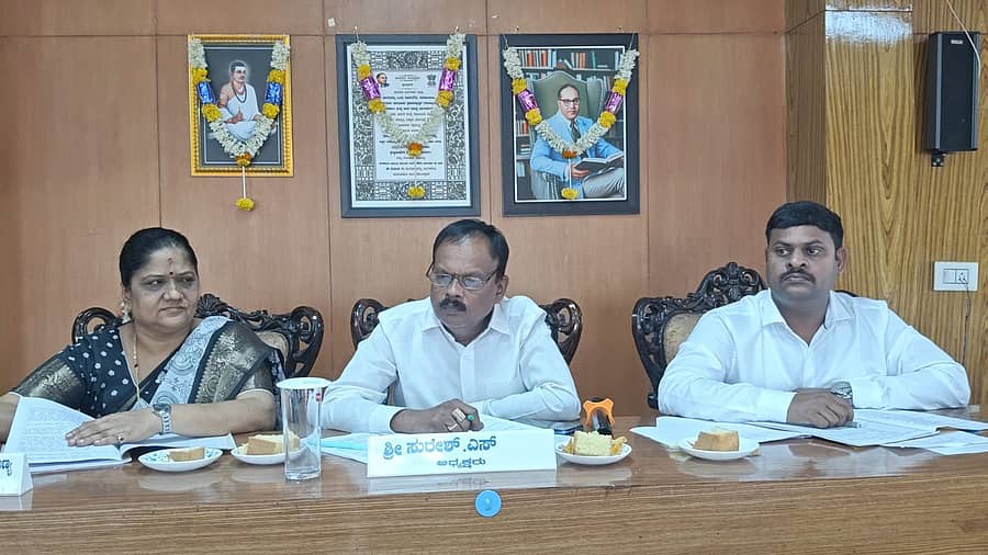 ಚಾಮರಾಜನಗರ ನಗರಸಭೆ ಸಭಾಂಗಣದಲ್ಲಿ ಶನಿವಾರ ಸಾಮಾನ್ಯ ಸಭೆ ನಡೆಯಿತು