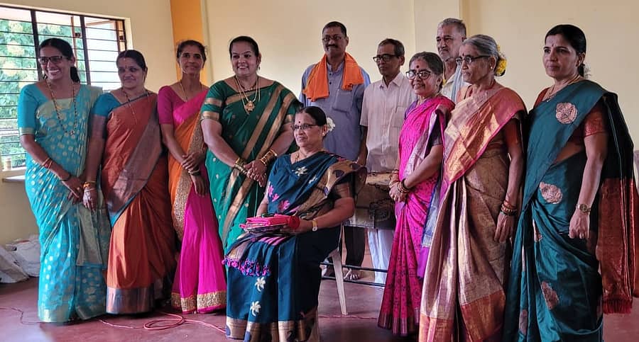 <div class="paragraphs"><p>ಬ್ರಹ್ಮಾವರ ಮಹತೋಭಾರ ಮಹಾಲಿಂಗೇಶ್ವರ ದೇವಸ್ಥಾನದ ವಠಾರದಲ್ಲಿ ಬ್ರಹ್ಮಾವರ ತಾಲ್ಲೂಕು ವಿಪ್ರ ಮಹಿಳಾ ವೇದಿಕೆಯ ಆರು ವಲಯಗಳಿಂದ ಆಷಾಢ ಶ್ರಾವಣ ಸಂಭ್ರಮ ಸಾಂಸ್ಕೃತಿಕ ಕಾರ್ಯಕ್ರಮ ನಡೆಯಿತು.</p></div>