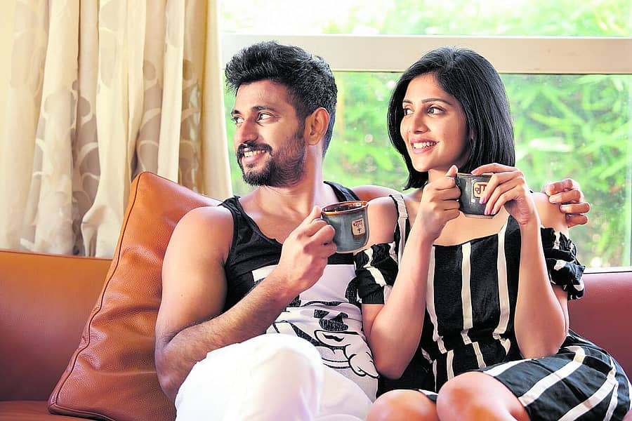 <div class="paragraphs"><p>ಲವ್ ಮಾಕ್ಟೇಲ್ ಚಿತ್ರದಲ್ಲಿ ಡಾರ್ಲಿಂಗ್ ಕೃಷ್ಣ ಮತ್ತು ಮಿಲನಾ ನಾಗರಾಜ್</p></div>