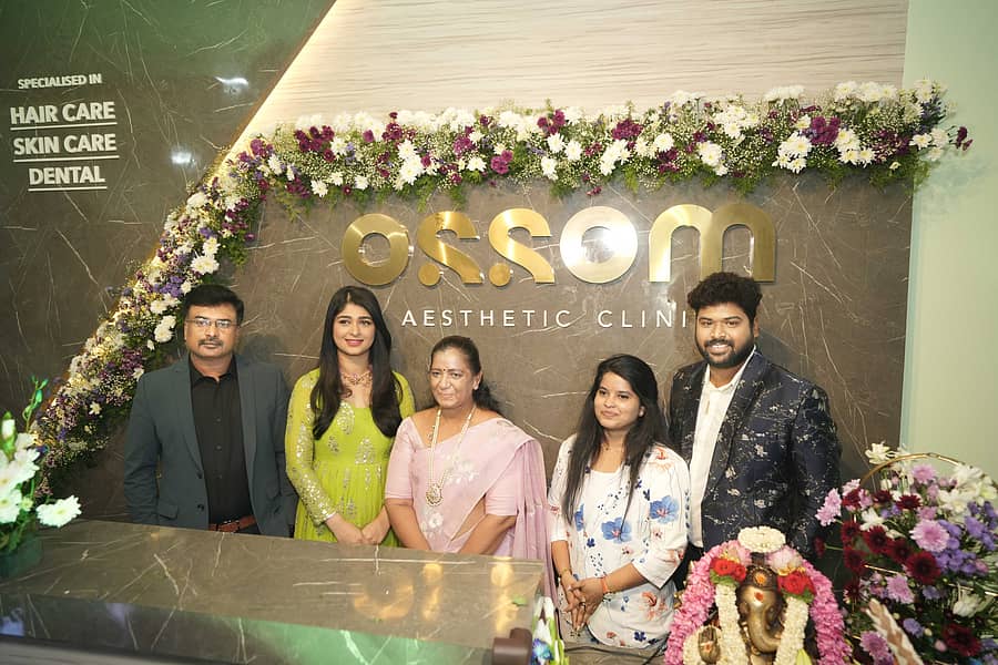 ನಗರದಲ್ಲಿ ಶುಕ್ರವಾರ ನಡೆದ ‘ಆಸಮ್ ಎಸ್ಟೇಟಿಕ್ ಕ್ಲಿನಿಕ್’ ಉದ್ಘಾಟನಾ ಕಾರ್ಯಕ್ರಮದಲ್ಲಿ ‘ಅಮೃತ್‌ ನೋನಿ - ಓಂ ಶ್ರೀ ಮಾರ್ಕೆಟಿಂಗ್ ಸಲ್ಯೂಷನ್ಸ್ ಪ್ರೈವೇಟ್ ಲಿಮಿಟೆಡ್’ ಕಂಪನಿಯ ಸಿಇಒ ನಾರಾಯಣ್, ನಟಿ ಅದಿತಿ ಪ್ರಭುದೇವ, ಕಂಪನಿಯ ವ್ಯವಸ್ಥಾಪಕ ನಿರ್ದೇಶಕಿ ಮಂಗಳಾಂಬಿಕೆ ಭಾಗವಹಿಸಿದ್ದರು.