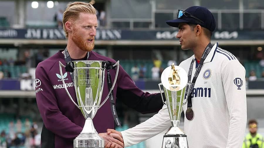 <div class="paragraphs"><p>'ಆ್ಯಂಡರ್ಸನ್–ತೆಂಡೂಲ್ಕರ್ ಟ್ರೋಫಿ'ಯೊಂದಿಗೆ ಇಂಗ್ಲೆಂಡ್ ನಾಯಕ ಬೆನ್ ಸ್ಟೋಕ್ಸ್ ಹಾಗೂ ಭಾರತದ ನಾಯಕ ಶುಭಮನ್ ಗಿಲ್</p></div>