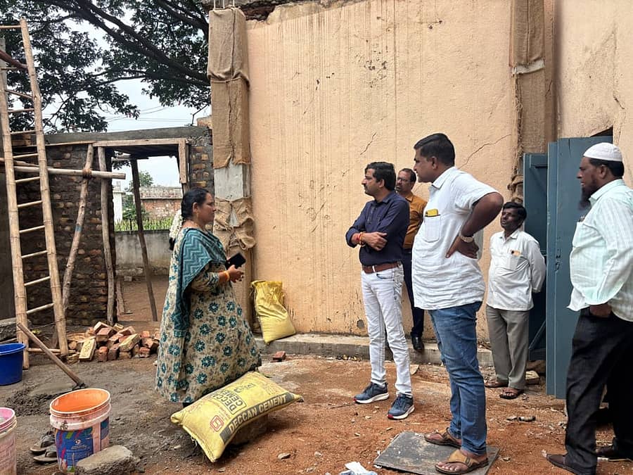 ಗಜೇಂದ್ರಗಡ ತಾಲ್ಲೂಕು ಪಂಚಾಯಿತಿ ಇಒ ಚಂದ್ರಶೇಖರ್ ಅವರು ಗೋಗೇರಿ ಗ್ರಾಮದ ಸರ್ಕಾರಿ ಪ್ರೌಢಶಾಲೆಗೆ ಭೇಟಿ ನೀಡಿದರು