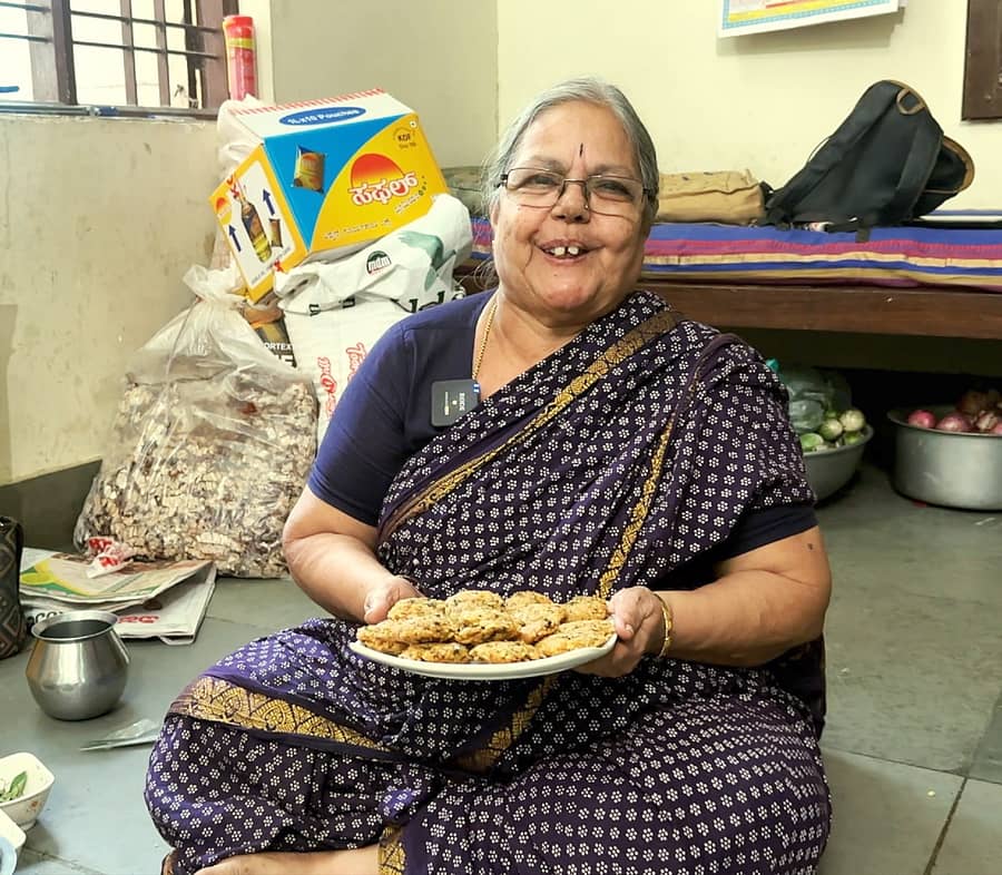 ಅವಲಕ್ಕಿ ಆಂಬೊಡೆಯೊಂದಿಗೆ ಅಹಲ್ಯಾ ಬಾಯಿ