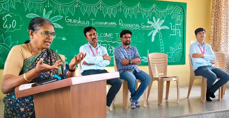 ದೊಡ್ಡಬಳ್ಳಾಪುರದ ಗುರುಕುಲ ಇಂಟರ್‌ ನ್ಯಾಷನಲ್‌ ರೆಷಿಡೆನ್ಸಿಯಲ್‌ ಶಾಲೆಯಲ್ಲಿ ಎಸ್‌ಎಸ್‌ಎಸ್‌ಎಲ್‌ಸಿ ವಿದ್ಯಾರ್ಥಿಗಳಿಗೆ ಪರೀಕ್ಷೆಗೆ ಪೂರ್ವಸಿದ್ಧತಾ ಕಾರ್ಯಾಗಾರದಲ್ಲಿ ಭಾರತೀಯ ವೈದ್ಯಕೀಯ ಸಂಘದ ತಾಲ್ಲೂಕು ಕಾರ್ಯದರ್ಶಿ ಡಾ.ಇಂದಿರಾ ಮಾತನಾಡಿದರು