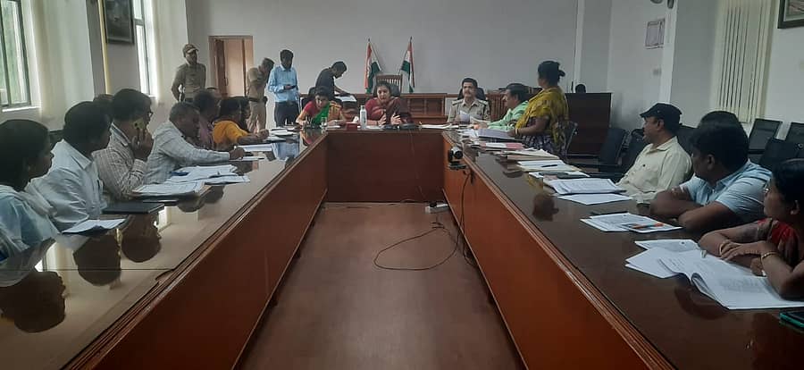 ಲಿಂಗತ್ವ ಅಲ್ಪಸಂಖ್ಯಾತರ ಮೂಲ ಹಂತದ ಸಮೀಕ್ಷೆ ಮಾಡುವ ಸಂಬಂಧ ನಗರದ ಜಿಲ್ಲಾಧಿಕಾರಿ ಕಚೇರಿ ಸಭಾಂಗಣದಲ್ಲಿ ಜಿಲ್ಲಾಮಟ್ಟದ ಮೇಲ್ವಿಚಾರಣ ಹಾಗೂ ಮೌಲ್ಯಮಾಪನಾ ಸಮಿತಿ ಸಭೆ ನಡೆಯಿತು