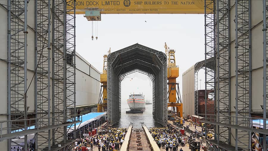 <div class="paragraphs"><p>ಮುಂಬೈನ ಮಡಗಾಂವ್ ಯುದ್ಧ ಹಡಗುಗಳ ನಿರ್ಮಾಣ ಘಟಕದಿಂದ ಪ್ರಾಯೋಗಿಕ ಪರೀಕ್ಷೆಗೆ ಕಡಲಿಗಿಳಿದ ಉದಯಗಿರಿ</p></div>