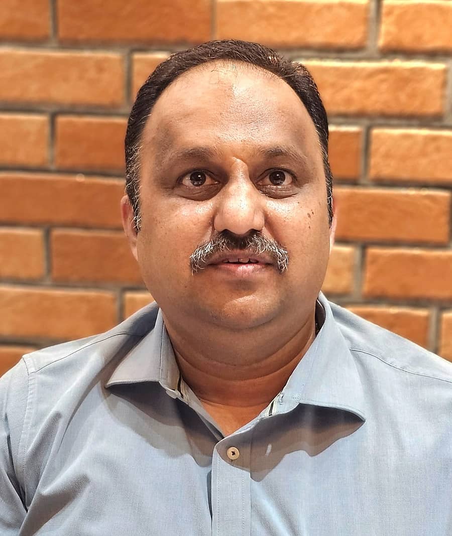 <div class="paragraphs"><p>ಹರ್ಷವರ್ಧನ ಇಂಚಲ</p></div>