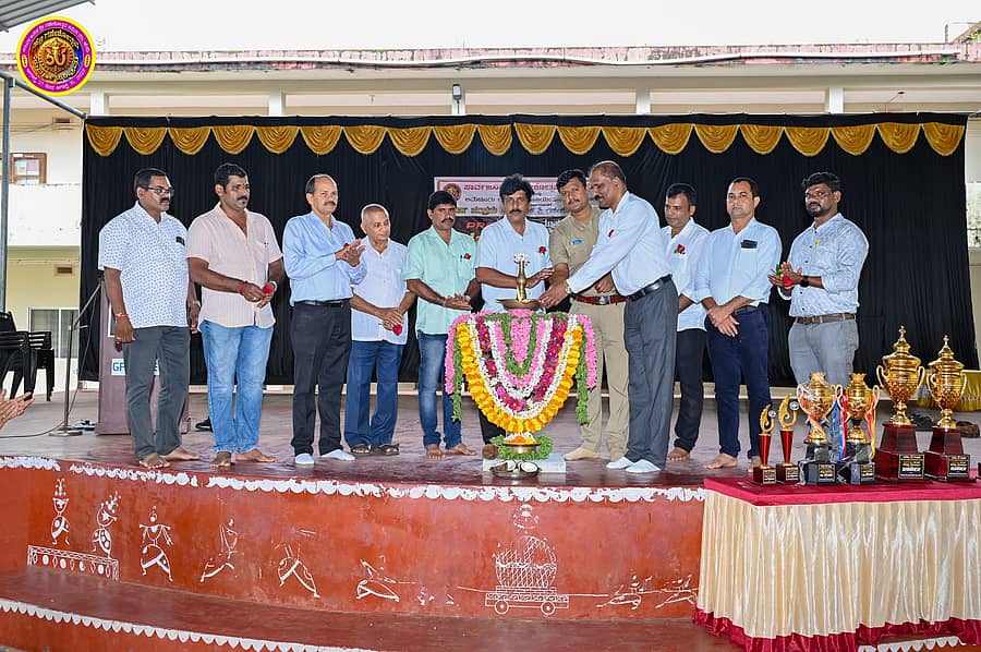 ಪ್ರಾಂಶುಪಾಲ ವಿದ್ಯಾಧರ ಹೆಗ್ಡೆ, ಹೆಬ್ರಿ ಪಿಎಸ್‌ಐ ರವಿ ಬಿ.ಕೆ‌. ಕಬಡ್ಡಿ ಟೂರ್ನಿ ಉದ್ಘಾಟಿಸಿದರು