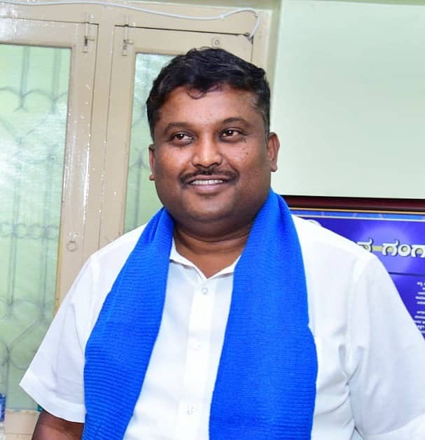 ದಲಿತ ಸಂಘರ್ಷ ಸಮಿತಿಯ ಸಂಚಾಲಕ ಮಂಜುನಾಥ್ ಅವರ ಭಾವಚಿತ್ರ