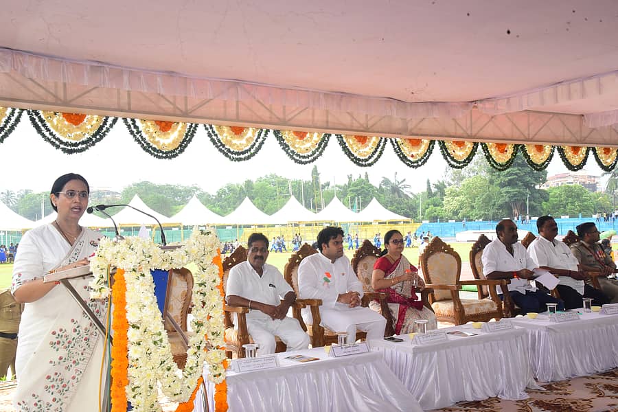 ಸ್ವಾತಂತ್ರ್ಯ ದಿನಾಚರಣೆ ಕಾರ್ಯಕ್ರಮದಲ್ಲಿ ಸಚಿವೆ ಲಕ್ಷ್ಮಿ ಹೆಬ್ಬಾಳಕರ್‌ ಮಾತನಾಡಿದರು