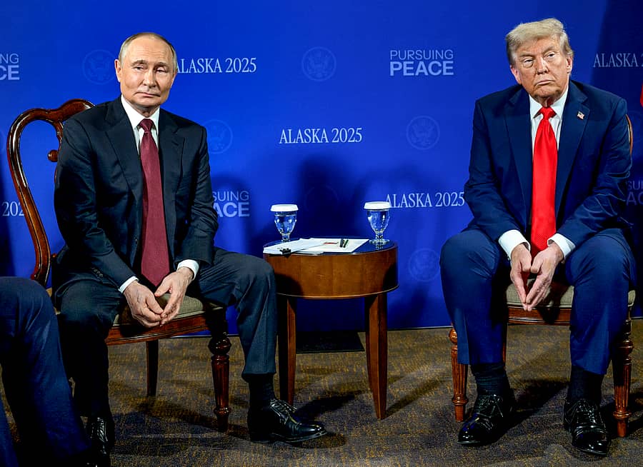 <div class="paragraphs"><p>ರಷ್ಯಾ ಅಧ್ಯಕ್ಷ ಪುಟಿನ್‌ ಮತ್ತು ಅಮೆರಿಕ ಅಧ್ಯಕ್ಷ ಟ್ರಂಪ್‌ ಮಾತುಕತೆ ನಡೆಸಿದರು </p></div>