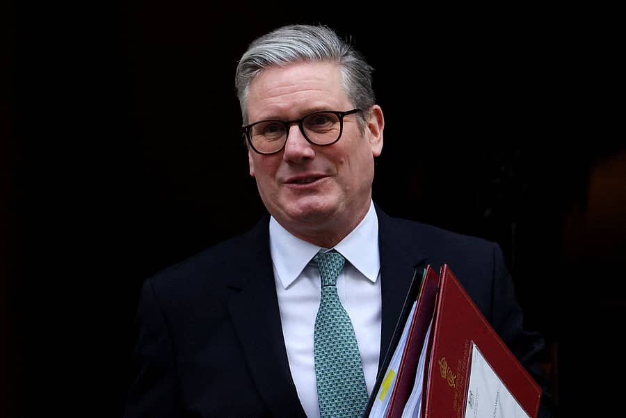 FILE PHOTO: British Prime Minister Keir Starmer leaves Downing Street in London, Britain, January 8, 2025. REUTERS/Toby Melville/File Photo