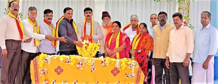 ಬೆಟ್ಟತಾವರಕೆರೆ ಗ್ರಾಮದಲ್ಲಿ ಕರ್ನಾಟಕ ಜಾನಪದ ಪರಿಷತ್ತು ವತಿಯಿಂದ ಜಾನಪದ ಸಮ್ಮೇಳನದ ಪೂರ್ವಭಾವಿ ಸಭೆ ನಡೆಯಿತು