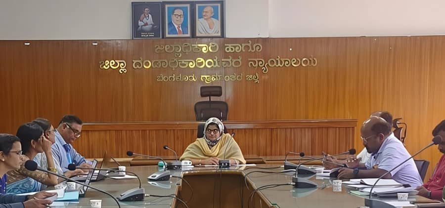 ಆರೋಗ್ಯ ಮತ್ತು ಕುಟುಂಬ ಕಲ್ಯಾಣ ಇಲಾಖೆಯಿಂದ ನಡೆದ ಜಿಲ್ಲಾ ಮಟ್ಟದ ಲಸಿಕಾ ಕಾರ್ಯಪಡೆ ಸಭೆ, ಜಿಲ್ಲಾ ಮಟ್ಟದ ತಾಯಿ ಹಾಗೂ ಶಿಶು ಮರಣ ಪರಿಶೀಲನಾ ಸಮಿತಿ ಸಭೆಯಲ್ಲಿ ಹೆಚ್ಚುವರಿ ಜಿಲ್ಲಾಧಿಕಾರಿ ಸೈಯಿದಾ ಅಯಿಷಾ ಮಾತನಾಡಿದರು