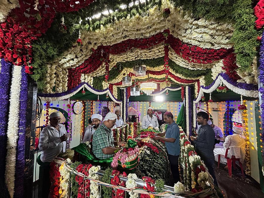 ಕಾಪುವಿನ ಕೈಪುಂಜಾಲುವಿನ ಸಯ್ಯಿದ್ ಅರಬಿ ವಲಿಯುಲ್ಲಾಹಿ೦ ಅವರ ದರ್ಗಾದಲ್ಲಿ ಸಫರ್ ಝಿಯಾರತ್ ಸಮಾರಂಭವು ಬುಧವಾರ ಸಂಪನ್ನಗೊಂಡಿತು