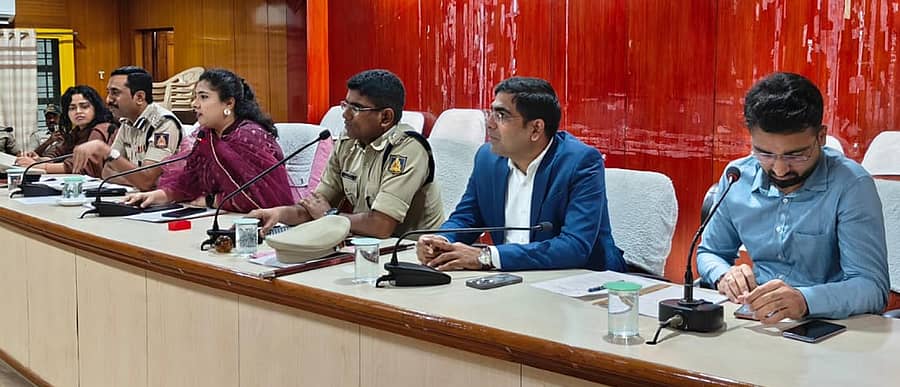 ಕಲಬುರಗಿಯಲ್ಲಿ ನಡೆದ ಗಣೇಶ ಚತುರ್ಥಿ ಹಾಗೂ ಈದ್‌ ಮಿಲಾದ್ ಶಾಂತಿ ಸಭೆಯಲ್ಲಿ ಜಿಲ್ಲಾಧಿಕಾರಿ ಫೌಜಿಯಾ ತರನ್ನುಮ್‌ ಮಾತನಾಡಿದರು