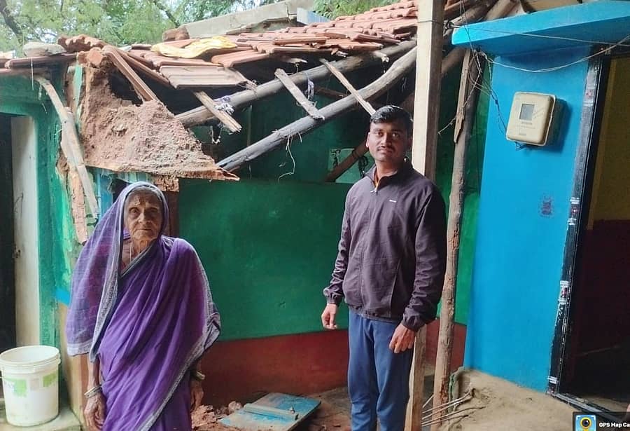 ಹರಪನಹಳ್ಳಿ ತಾಲ್ಲೂಕು ಇಟ್ಟಿಗುಡಿ ಗ್ರಾಮದಲ್ಲಿ ಶಾಂತಮ್ಮ ಅವರ ಮನೆ ಬಿದ್ದಿರುವುದು.