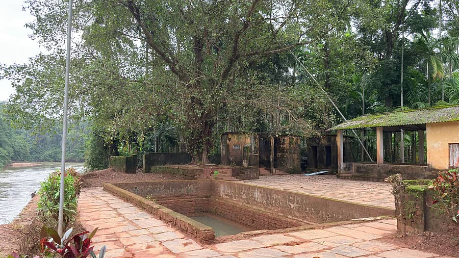ಪುತ್ತೂರು ತಾಲ್ಲೂಕಿನ ಇರ್ದೆ ಗ್ರಾಮದಲ್ಲಿರುವ ಪ್ರವಾಸಿ ತಾಣ ಬೆಂದ್ರ್‌ ತೀರ್ಥ