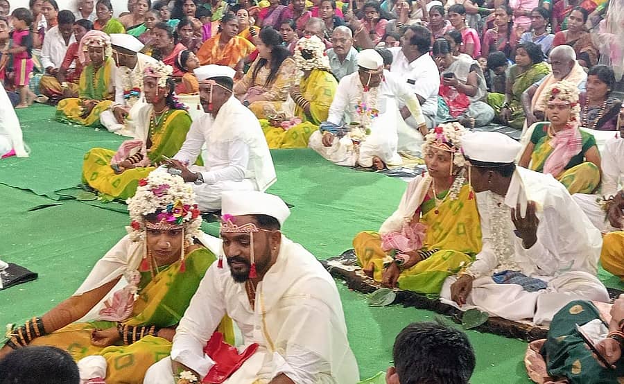 ಕುಕನೂರಿನ ಅನ್ನದಾನಿಶ್ವರಮಠದಲ್ಲಿ ಸಾಮೂಹಿಕ ವಿವಾಹ ಜರುಗಿದವು