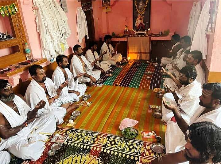 <div class="paragraphs"><p> ಇಷ್ಟಲಿಂಗ ಮಹಾಪೂಜೆ</p></div>