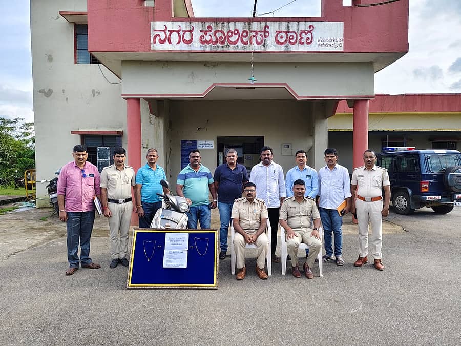 ಹೊಸನಗರ ತಾಲ್ಲೂಕು ನಗರ ಠಾಣೆ ಪೊಲೀಸ್ ಅಂತರ್ ಜಿಲ್ಲಾ ಕಳ್ಳರನ್ನು ಬಂಧಿಸಿದರು.