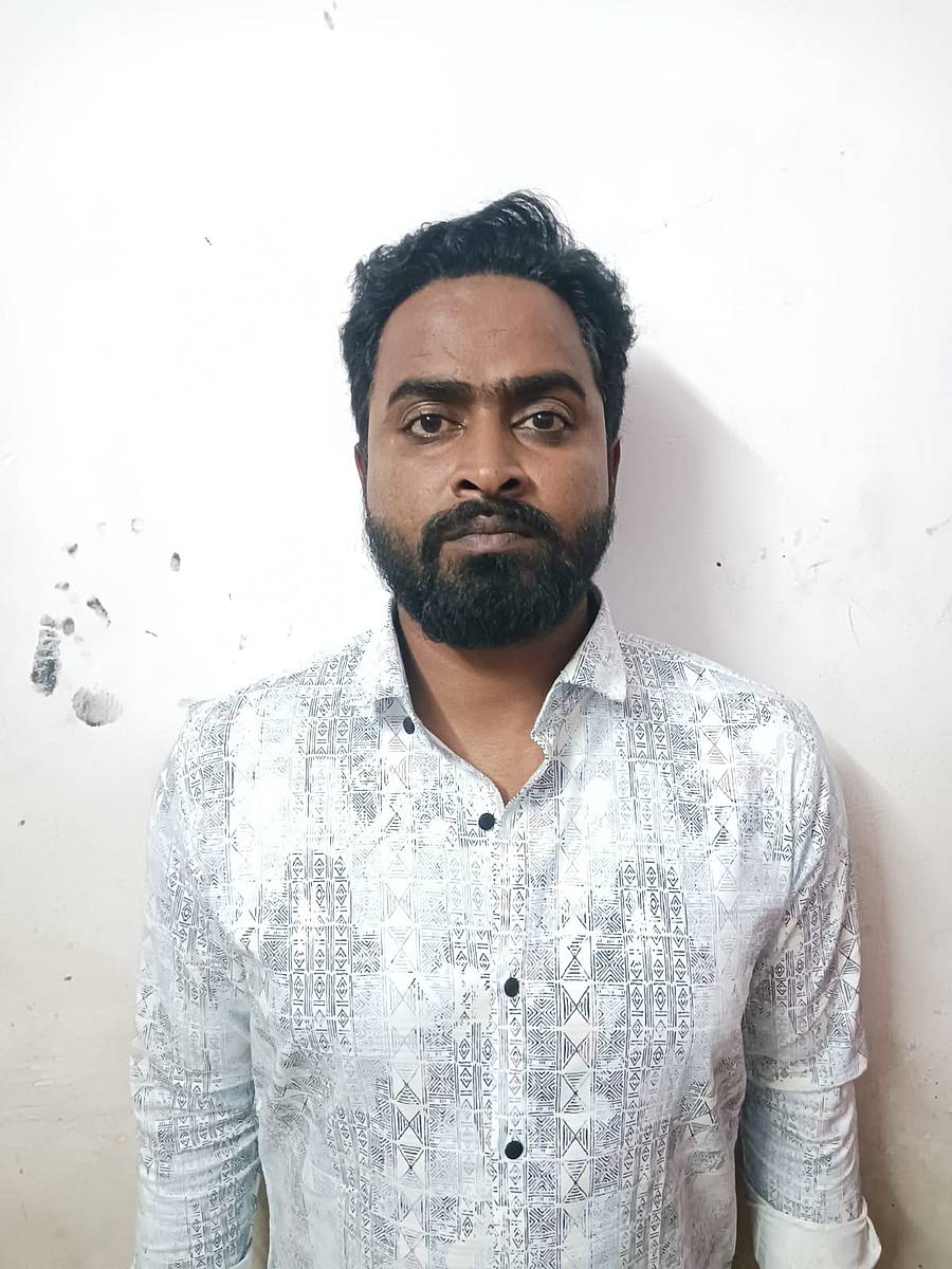 ಅಜೀಜ್‌ ಖಾನ್‌