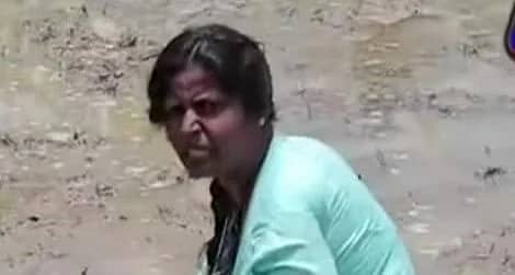 ಮಲತಾಯಿ ಮಲಮಗಳ ಮೇಲೆ ಹಲ್ಲೆ ಮಾಡುತ್ತಿರುವುದು