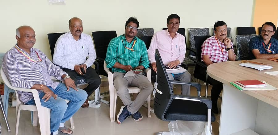 ಹಾನಗಲ್‌ನಲ್ಲಿ ಮಂಗಳವಾರ ಶಾಸಕ ಶ್ರೀನಿವಾಸ ಮಾನೆ ನೇತೃತ್ವದಲ್ಲಿ ತ್ರೈಮಾಸಿಕ ಪ್ರಗತಿ ಪರಿಶೀಲನಾ ಸಭೆ ನಡೆಯಿತು.