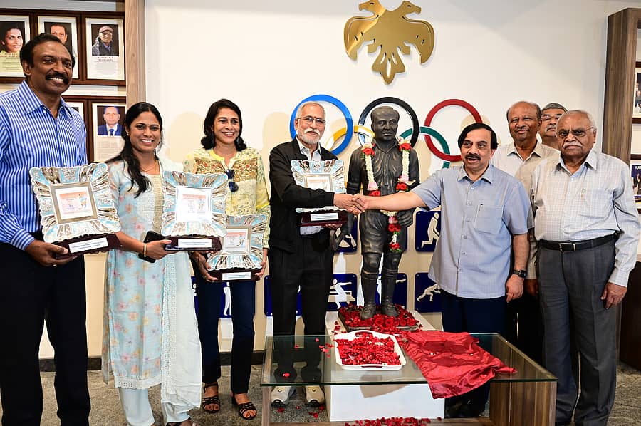 <div class="paragraphs"><p>ಬೆಂಗಳೂರಿನ ಕಂಠೀರವ ಕ್ರೀಡಾಂಗಣದಲ್ಲಿರುವ ಕೆಒಎ ಭವನದಲ್ಲಿ ಶುಕ್ರವಾರ ಆಯೋಜಿಸಲಾಗಿದ್ದ ರಾಷ್ಟ್ರೀಯ ಕ್ರೀಡಾ ದಿನಾಚರಣೆ </p></div>