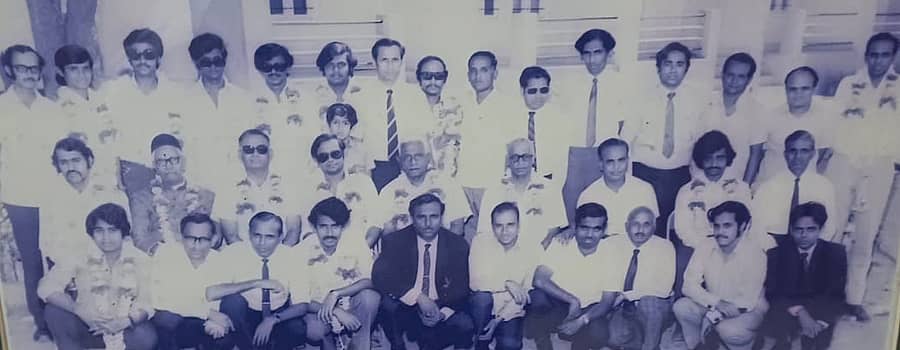 1974ರಲ್ಲಿ ರಣಜಿ ಟ್ರೋಫಿ ಜಯಿಸಿದ್ದ ತಂಡಕ್ಕೆ ಸನ್ಮಾನ ಕಾರ್ಯಕ್ರಮ ಏರ್ಪಡಿಸಿದ್ದ ಕರ್ನಾಟಕ ಕ್ರಿಕೆಟ್ ಅಂಪೈರ್ಸ್ ಸಂಸ್ಥೆಯ ಪದಾಧಿಕಾರಿಗಳು  –ಕೆಎಸ್‌ಸಿಎ ಸಂಗ್ರಹದಿಂದ 
