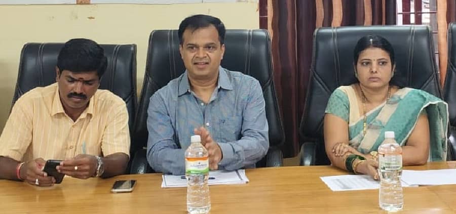 ಶಿವಮೊಗ್ಗ ತಾಲ್ಲೂಕು ಪಂಚಾಯಿತಿ ಸಭಾಂಗಣದಲ್ಲಿ ಆಯೋಜಿಸಿದ್ದ ತಾಲ್ಲೂಕು ಗ್ಯಾರಂಟಿ ಯೋಜನೆಗಳ ಅನುಷ್ಠಾನದ ಪ್ರಗತಿ ಪರಿಶೀಲನಾ ಸಭೆಯಲ್ಲಿ ಎಚ್.ಎಂ. ಮಧು ಮಾತನಾಡಿದರು