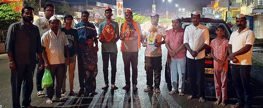 ಮುದ್ದೇಬಿಹಾಳ ಗಣೇಶೋತ್ಸವ ನಿಮಿತ್ತ ಮನೆಯಲ್ಲಿ ಪ್ರತಿಷ್ಠಾಪಿಸಲ್ಪಟ್ಟ ಗಣೇಶ ಮೂರ್ತಿಗಳನ್ನು ಭಾನುವಾರ ಭಕ್ತಿಪೂರ್ವಕವಾಗಿ ವಿಸರ್ಜನೆ ಕರೆದೊಯ್ದರು