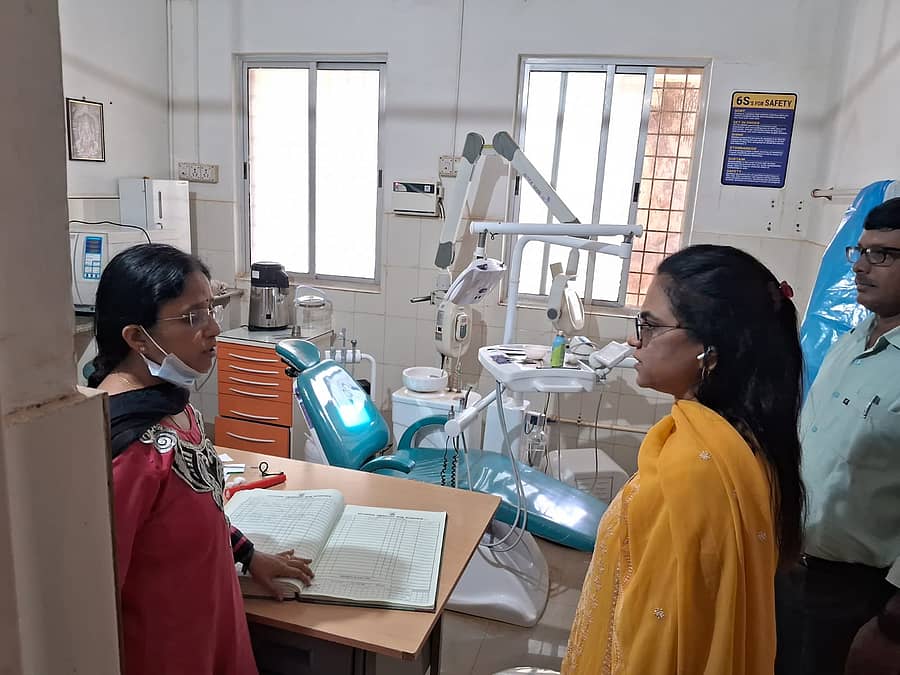 ವಿಜಯಪುರದ ಸಾರ್ವಜನಿಕ ಆಸ್ಪತ್ರೆಗೆ ಜಿಲ್ಲಾ ಪಂಚಾಯತಿ ಸಿಇಒ ಡಾ.ಕೆ.ಎನ್.ಅನುರಾಧ ಮಂಗಳವಾರ ಭೇಟಿ ನೀಡಿ ಪರಿಶೀಲಿಸಿದರು.