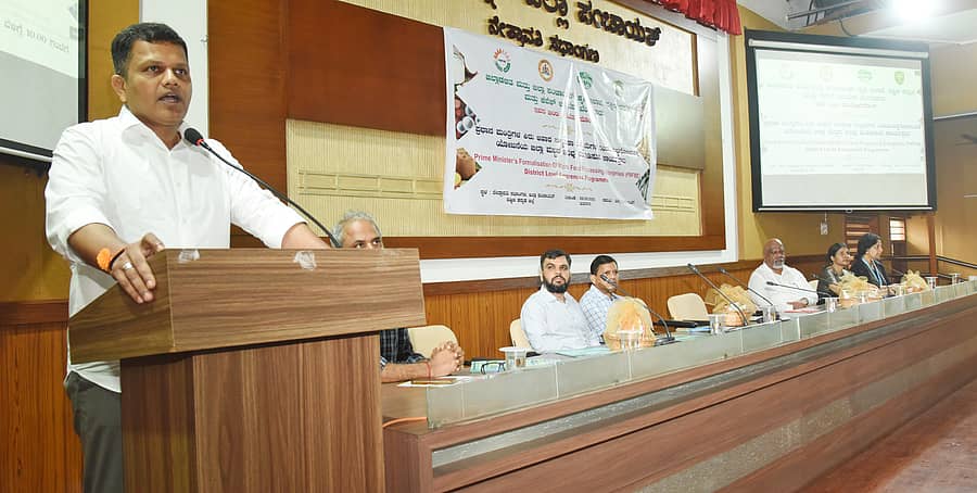 ಜಿಲ್ಲಾ ಮಟ್ಟದ ಅರಿವು ಕಾರ್ಯಕ್ರಮದಲ್ಲಿ ಸಂಸದ ಕ್ಯಾ. ಬ್ರಿಜೇಶ್ ಚೌಟ ಮಾತನಾಡಿದರು