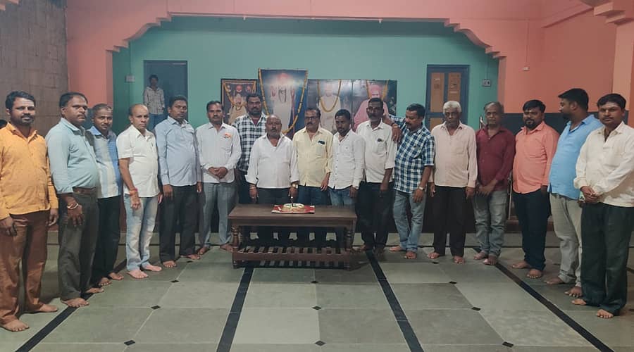 ಅಖಿಲ ಕರ್ನಾಟಕ ಪತ್ರಿಕಾ ವಿತರಕರ ಕ್ಷೇಮಾಭಿವೃದ್ಧಿ ಸಂಘದ ಗದಗ ಜಿಲ್ಲಾ ಘಟಕದಿಂದ ಗುರುವಾರ ನಗರದ ವೀರೇಶ್ವರ ಪುಣ್ಯಾಶ್ರಮದ ಆವರಣದಲ್ಲಿ ಅಖಿಲ ಕರ್ನಾಟಕ ಪತ್ರಿಕಾ ವಿತರಕರ ದಿನ ಆಚರಿಸಲಾಯಿತು 