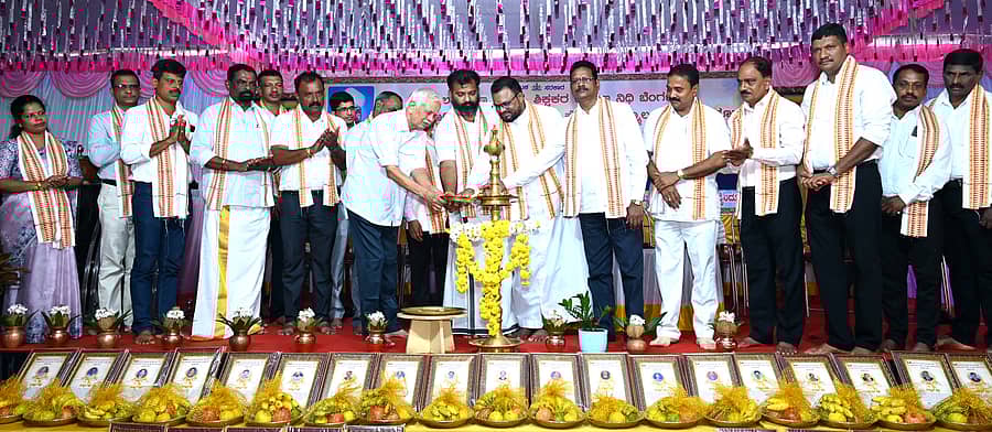 <div class="paragraphs"><p>ಬೈಂದೂರು ವಲಯದ ಶಿಕ್ಷಕರ ದಿನಾಚರಣೆಯನ್ನು ಶಾಸಕ ಗುರುರಾಜ ಗಂಟಿಹೊಳೆ ಉದ್ಘಾಟಿಸಿದರು</p></div>