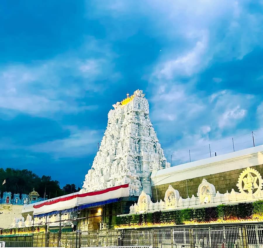 <div class="paragraphs"><p>ಬಾಲಜಿ ದೇವಸ್ಥಾನ, ತಿರುಮಲ</p></div>
