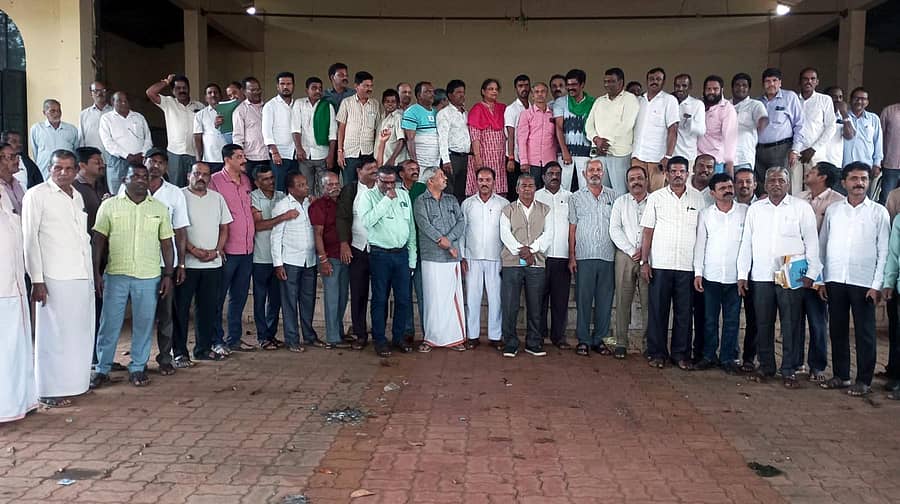 ಸಾಗರದಲ್ಲಿ ವಿವಿಧ ರಾಜಕೀಯ ಪಕ್ಷ, ಸಂಘ–ಸಂಸ್ಥೆಗಳ ಪ್ರಮುಖರು ಸಭೆ ಸೇರಿ ಸಾಗರ ತಾಲ್ಲೂಕನ್ನು ಜಿಲ್ಲಾ ಕೇಂದ್ರವನ್ನಾಗಿ ಘೋಷಿಸಲು ಒತ್ತಾಯಿಸಿದರು