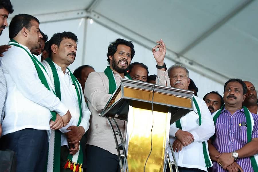 ತಾವರೆಕೆರೆಯಲ್ಲಿ ಆಯೋಜಿಸಿದ್ದ ‘ಜನರೊಂದಿಗೆ ಜನತಾದಳ’ ಸಮಾವೇಶದಲ್ಲಿ ನಿಖಿಲ್‌ ಕುಮಾರಸ್ವಾಮಿ ಮಾತನಾಡಿದರು
