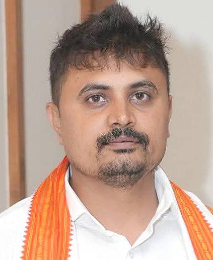 <div class="paragraphs"><p>ನರಹರಿ ಕಟ್ಟಿ</p></div>