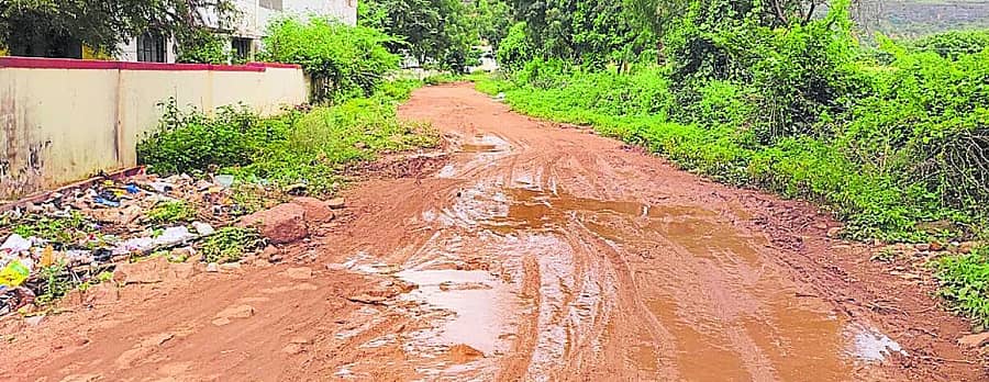 <div class="paragraphs"><p>ಗಜೇಂದ್ರಗಡದ ಬಿ.ಎಸ್.ಎಸ್. ಸರ್ಕಾರಿ ಪ್ರಥಮ ದರ್ಜೆ ಕಾಲೇಜು ಪಕ್ಕದ ರಸ್ತೆಯ ದುಸ್ಥಿತಿ</p></div><div class="paragraphs"></div><div class="paragraphs"><p><br></p></div>