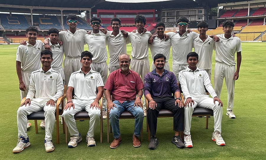 <div class="paragraphs"><p>ಇಂಟರ್ ಕ್ಲಬ್ ಕ್ರಿಕೆಟ್ ಟೂರ್ನಿಯಲ್ಲಿ ಚಾಂಪಿಯನ್ ಆದ ವಿಜಯ ಕ್ರಿಕೆಟ್ ಕ್ಲಬ್.</p></div>