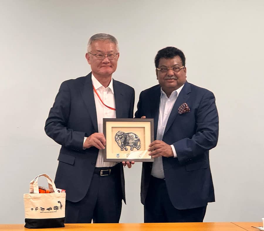 ಹಿಟಾಚಿ ಕನ್ಸ್ಟ್ರಕ್ಷನ್ ಮಷಿನರಿ ಕಂಪನಿಯ ಪ್ರತಿನಿಧಿಯೊಂದಿಗೆ ಎಂ.ಬಿ.ಪಾಟೀಲ