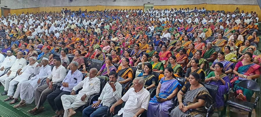 ಬಾಗಲಕೋಟೆಯಲ್ಲಿ ಬುಧವಾರ ನಡೆದ ಬಸವ ಸಂಸ್ಕೃತಿ ಅಭಿಯಾನದಲ್ಲಿ ಪಾಲ್ಗೊಂಡಿದ್ದ ಭಕ್ತರು