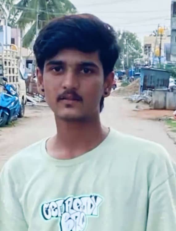 ರಸ್ತೆ ಅಪಘಾತದಲ್ಲಿ ಮೃತ ಪಟ್ಟ ಮಹಾದೇವ ಭಾವ ಚಿತ್ರ.