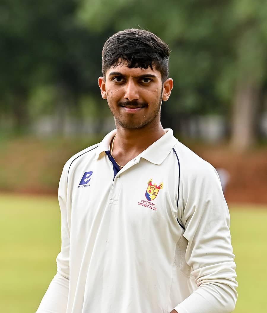 ಕೆಎಸ್ಸಿಎ ಕೋಲ್ಟ್ಸ್ ಪರ ಮೊದಲ ಇನಿಂಗ್ಸ್ನಲ್ಲಿ ಮೂರು ವಿಕೆಟ್ ಪಡೆದ ಕೆ.ಪಿ. ಕಾರ್ತಿಕೇಯ  –ಪ್ರಜಾವಾಣಿ ಚಿತ್ರ/ಅನೂಪ್ ರಾಘ.ಟಿ.