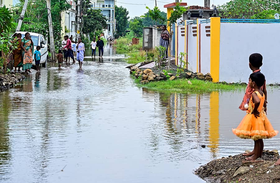 <div class="paragraphs"><p>ಕಲಬುರಗಿಯ ಬಿದ್ದಾಪುರ ಕಾಲೊನಿ ಜಲಾವೃತಗೊಂಡಿರುವುದು.</p></div>