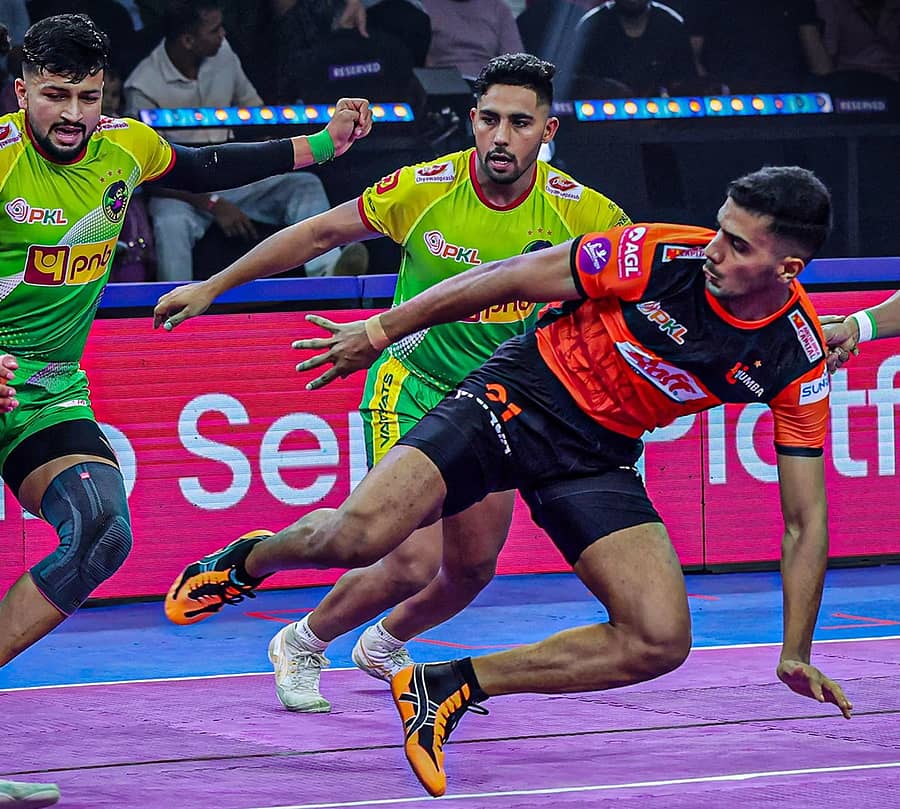 <div class="paragraphs"><p>ರೇಡಿಂಗ್ನಲ್ಲಿ ಪಾಯಿಂಟ್ಸ್ ಗಳಿಸಲು ಯತ್ನಿಸಿದ ಅಮೀರ್ ಮೊಹಮ್ಮದ್ ಝಫರ್ದಾನೇಶ್ –</p></div>